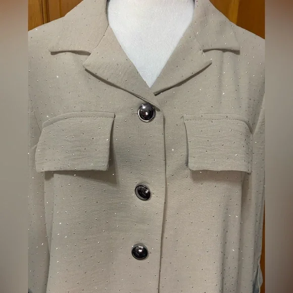 NWT New York Clothing Company Beige Studded Top - Picture 6 of 6